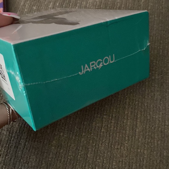 3 In 1 Magnetic Wireless Charger - Picture 4 of 4